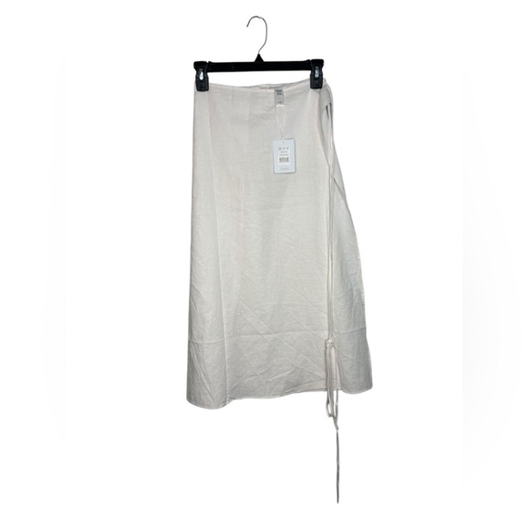 Andie Swim Vacation Beach Linen Blend Wrap Skirt in Coco White Light Pink L/XL - Picture 2 of 8